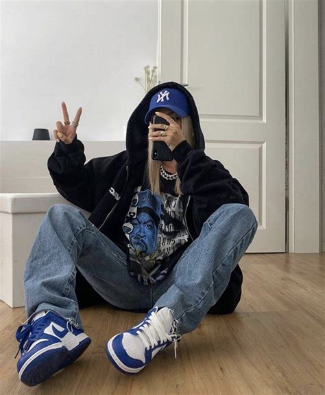 tomboy aesthetic baggy clothes style.